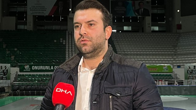 Vize alamayan Bursa Uludağ Kadın Basketbol Takımı, İngiltere'deki maça 1’i sakat 5 oyuncuyla çıktı