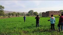 ड्रोन से यूरिया का छिडक़ाव का प्रदर्शन देख खुश हुए किसान....देखें वीडियो
