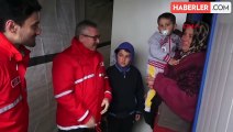 Türk Kızılay Kahramanmaraş'taki depremzedelere kışlık yardım dağıtıyor