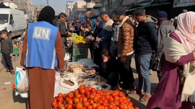 حركة البيع والشراء لدى سكان خان يونس في ظل الحرب الإسرائيلية