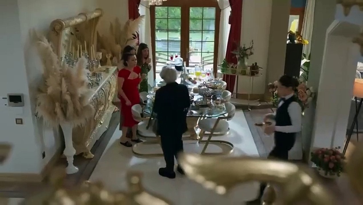 مسلسل السلة المتسخة الحلقة 13 مترجم
