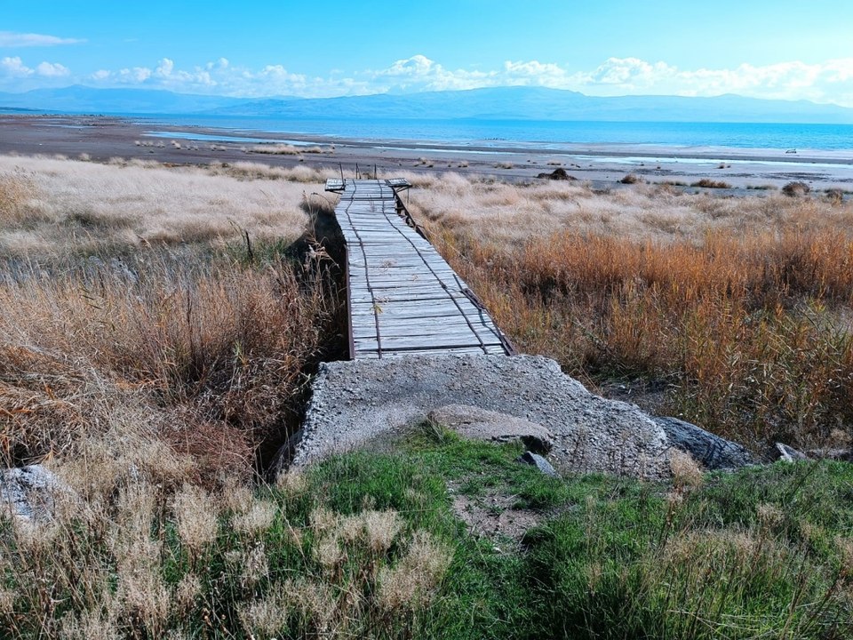 Fotoğraf tutkunları Van Gölü Erciş sahillerine akın ediyor!