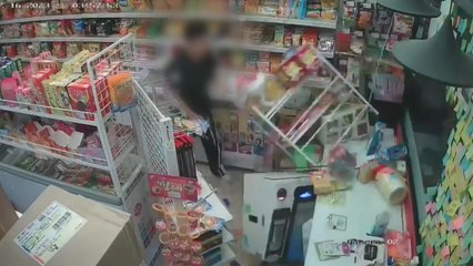 강원도 원주 무인점포 난동 남성은 16살 고등학생...범행 동기 조사 중 / YTN