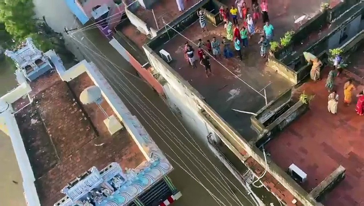 Pelo menos 10 mortos e milhares de afetados após chuvas no sul da Índia