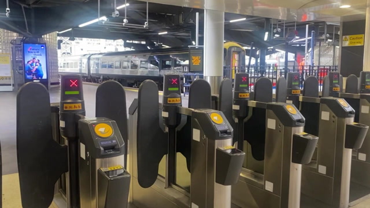 Tube strikes: RMT members meeting this morning to decide walkout dates after rejecting 5% pay offer