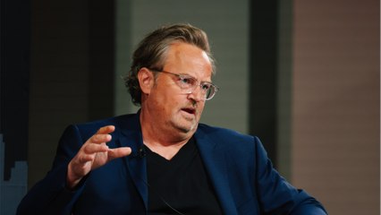 GALA VIDEO - Matthew Perry “n’était pas heureux” : ces révélations de George Clooney sur la série Friends qui interpellent