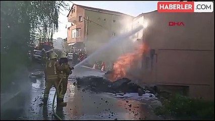 ÜSKÜDAR'DA YOL ÇALIŞMASI SIRASINDA DOĞALGAZ BORUSU PATLADI - 1