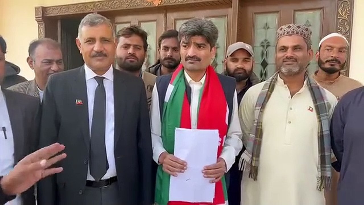 میں جلسے بھی کروں گا ریلیاں بھی نکالوں گا | Bilal Umar Bodla left for the Returning Officer office to submit his nomination papers from his constituency. The first drop will become Okara... I am present, I will also take out rallies... I will also hold