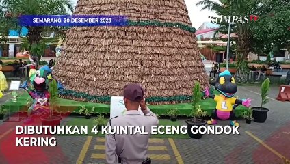 Keunikan Pohon Natal Terbuat dari Eceng Gondok di Semarang