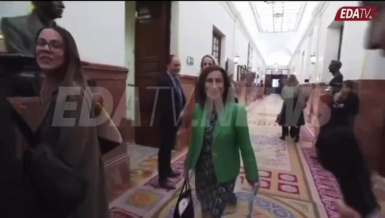 Margarita Robles responde a la pregunta sobre su ausencia en la visita del Rey