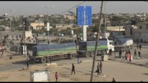 Camion con aiuti umanitari arrivano a Gaza da Kerem Shalom e Rafah