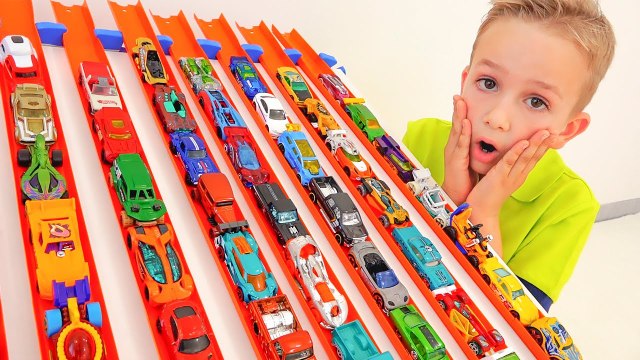 Niki play with Hot Wheels cars and playsets - Collection video with Toy cars