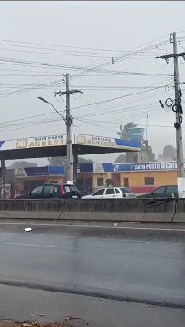 Ventos fortes derrubam cobertura de posto em Campo Alegre