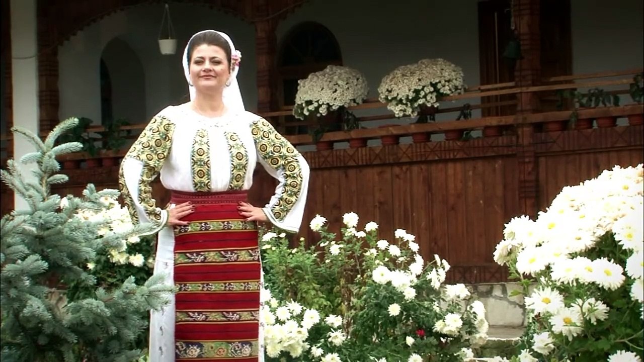 Steliana Sima - Nu-i avere-n lumea toata (Official video)