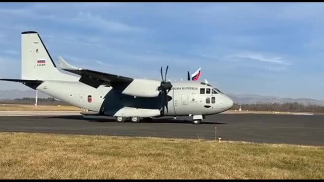 Leonardo ha consegnato alla Slovenia il primo di due aerei bimotori C-27J Spartan
