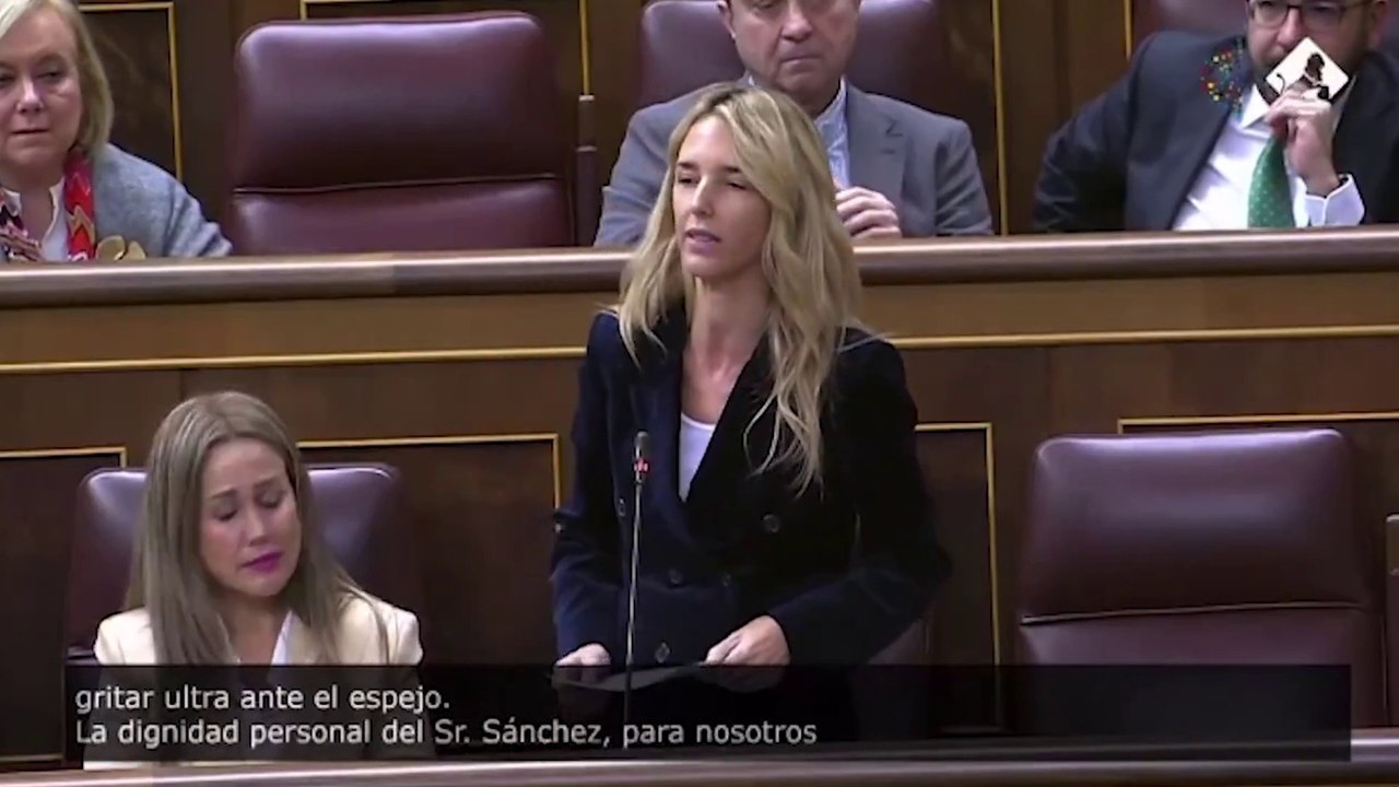 La réplica viral de Álvarez de Toledo al PSOE: "Ustedes solo pueden gritar 'ultra' ante el espejo"
