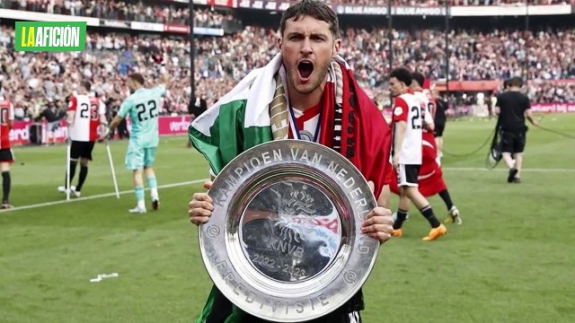 Santiago Giménez, reconocido en Países Bajos como 'El hombre del año'