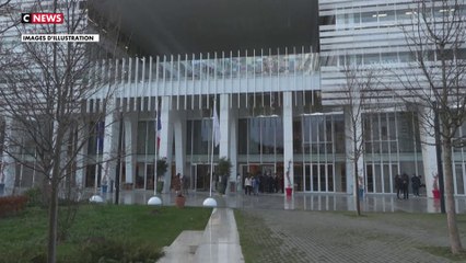 Loi immigration : les 32 départements de gauche refusent d'appliquer la préférence nationale pour l'allocation autonomie