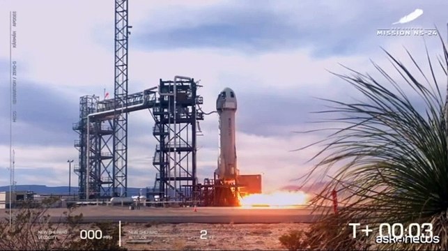 Blue Origin ha portato nello Spazio 33 esperimenti e 38mila cartoline