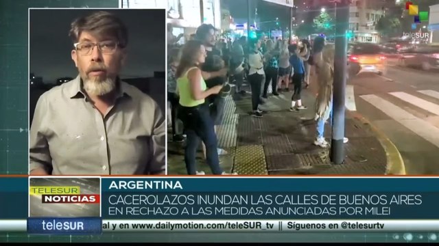 Calles de Buenos Aires inundadas de cacerolazos