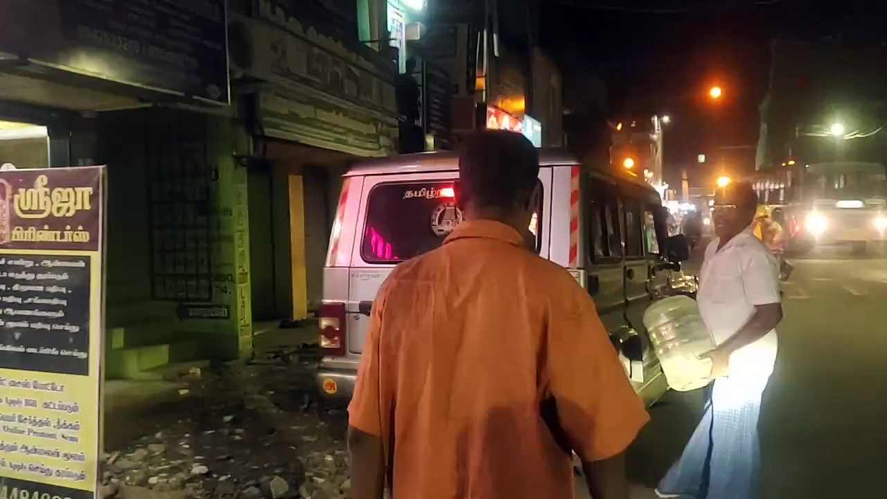 மயிலாடுதுறையில் சுத்திகரிக்கப்பட்ட தண்ணீர் கேனில் நீச்சல் அடித்த தவளை; வாடிக்கையாளர் அதிர்ச்சி