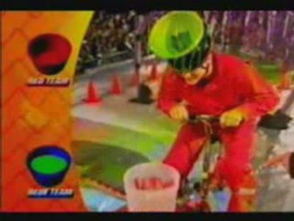 Avril Lavigne - TeeNick [Gioco con lo slime, 2002]