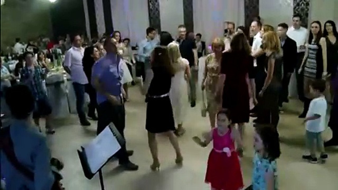 Radijacija - Apsolutno tvoj-Carstvo u drugarstvu-(cover)-(Privat 2013) HD _ bend za svadbe, vencanje