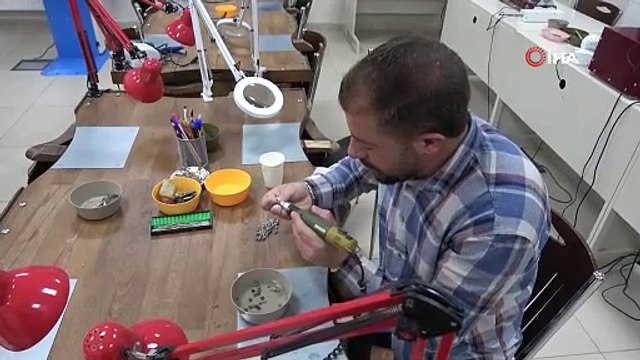 Yıllarca yöre halkı tarafından çıra olarak yakılan 'Kehribar' işlenerek ülke ekonomisine katkı sağlıyor