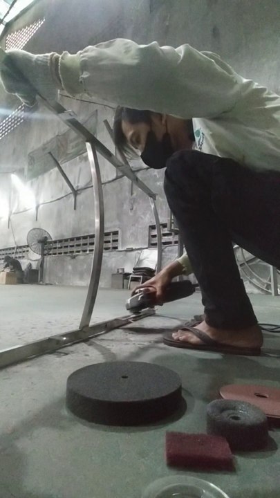 Removes former welds