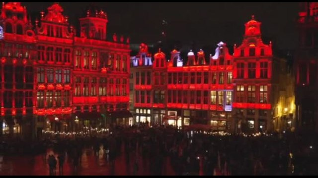 Natale a Bruxelles, spettacolari suoni e luci sulla Grand-Place