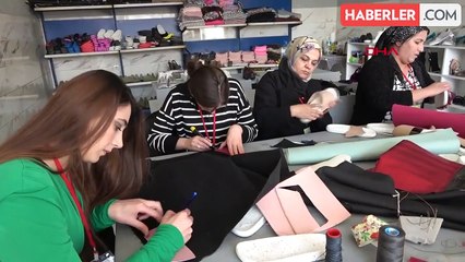 Hakkari'de kadınlar ayakkabıcılık kursuna ilgi gösteriyor