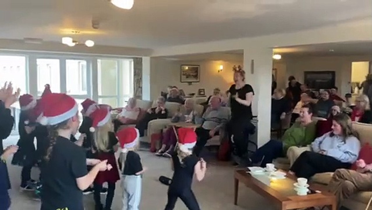 Dance academy children perform at Newquay care homes to celebrate Christmas video Dailymotion