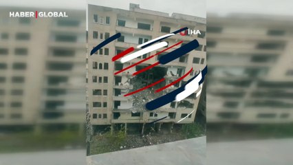 Diyarbakır’da ağır hasarlı bina makinenin bir dokunuşuyla yerle bir oldu