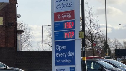 UK Inflation Falls Unexpectedly to 3.9% — What It Means for Your Wallet 💡