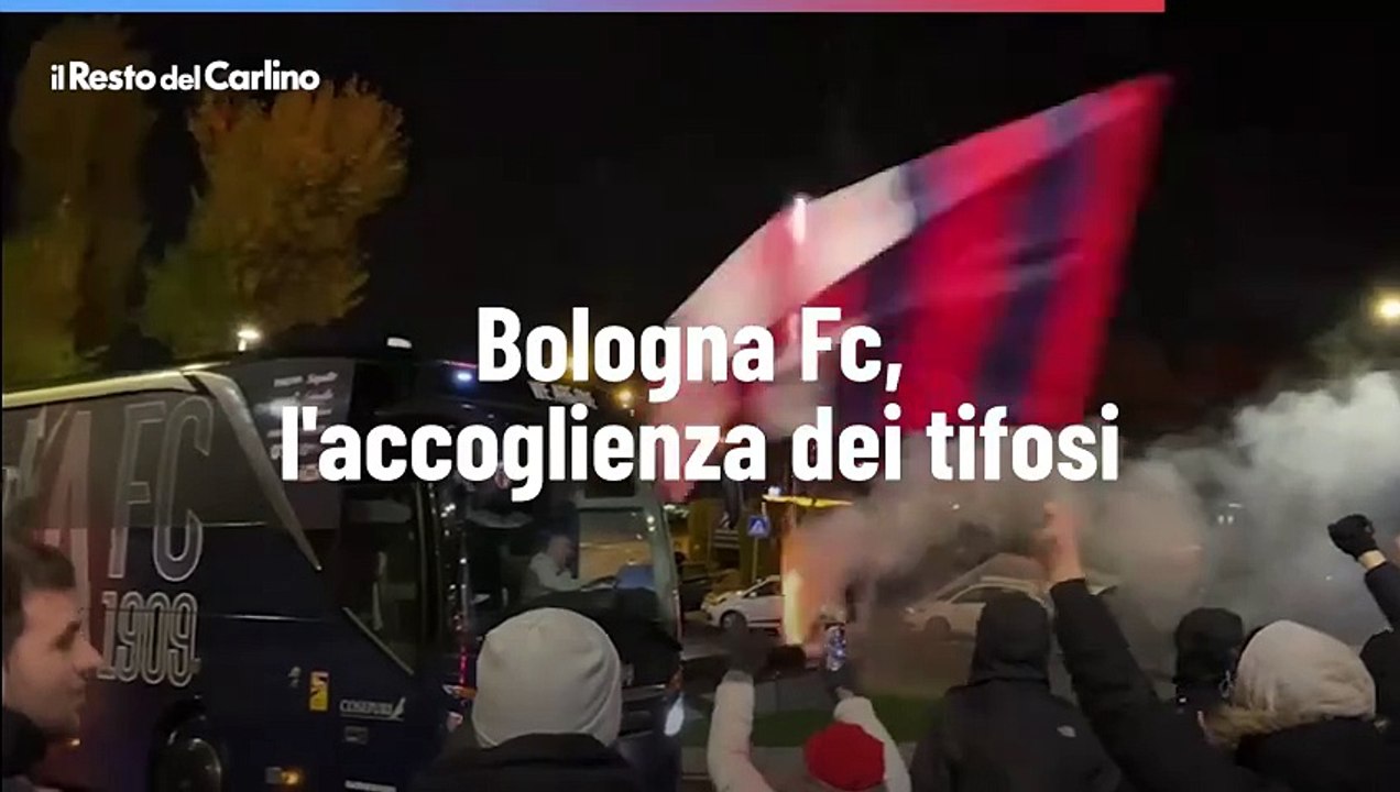 Bologna Fc, l'accoglienza dei tifosi al pullman della squadra dopo la vittoria sull'Inter: il video