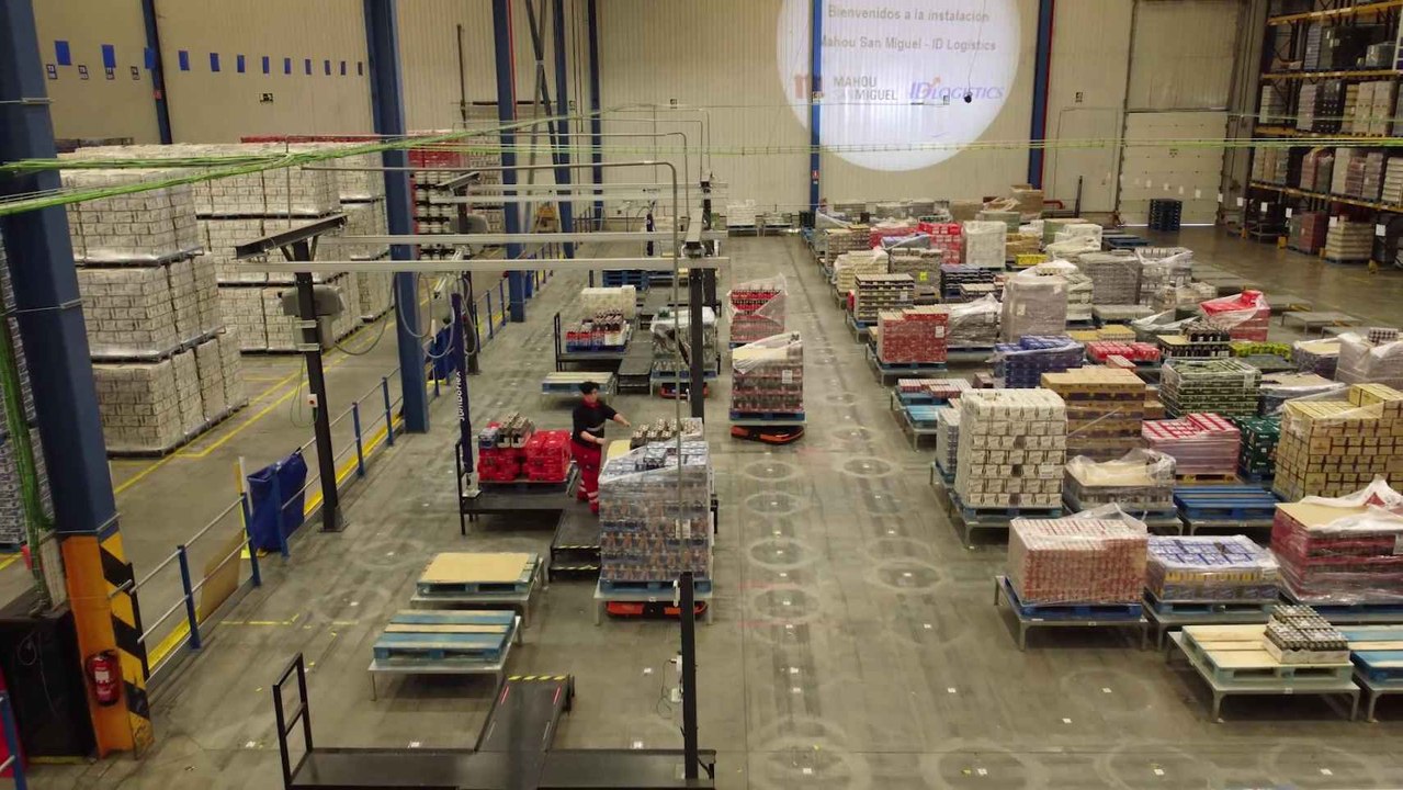 Así ha robotizado Mahou San Miguel su mayor centro de distribució.