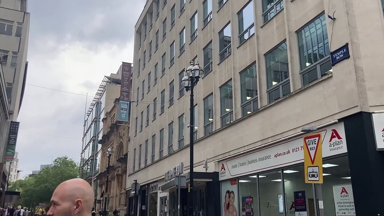 Police investigate scene after husband tried to murder wife outside Birmigham family court ahead of divorce hearing