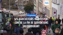 Allemagne : les agriculteurs se mobilisent contre les coupes budgétaires