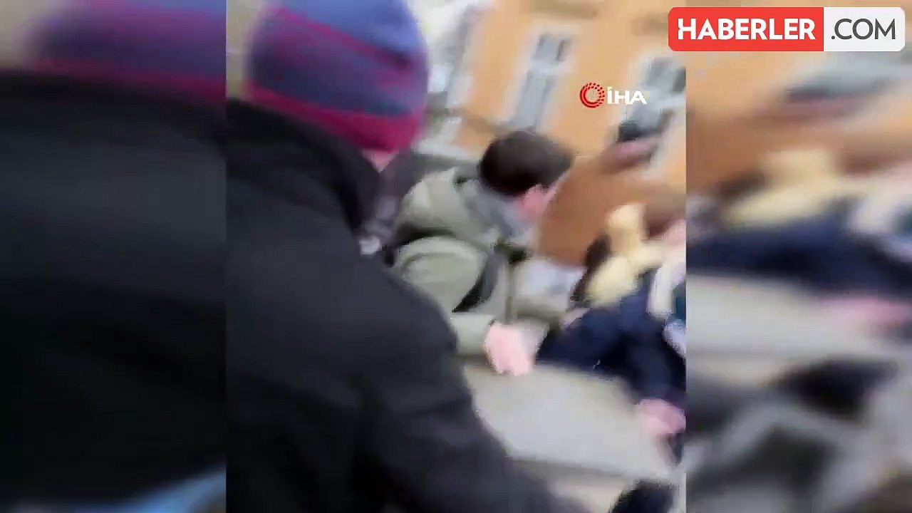 Çekya'nın başkenti Prag'ta bir üniversitede silahlı saldırı düzenlendi: Ölü ve yaralılar var