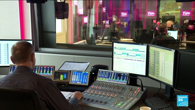 Polish state media bosses sacked, populists occupy TV buildings