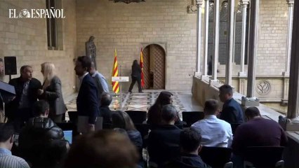 Quitan la bandera de España entre la intervención de Sánchez y Pere Aragonès