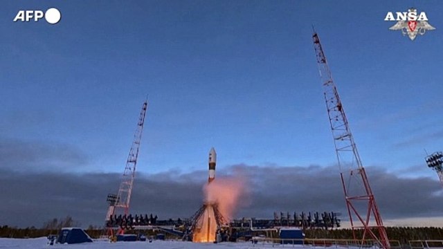Russia, lanciato razzo vettore con un satellite militare