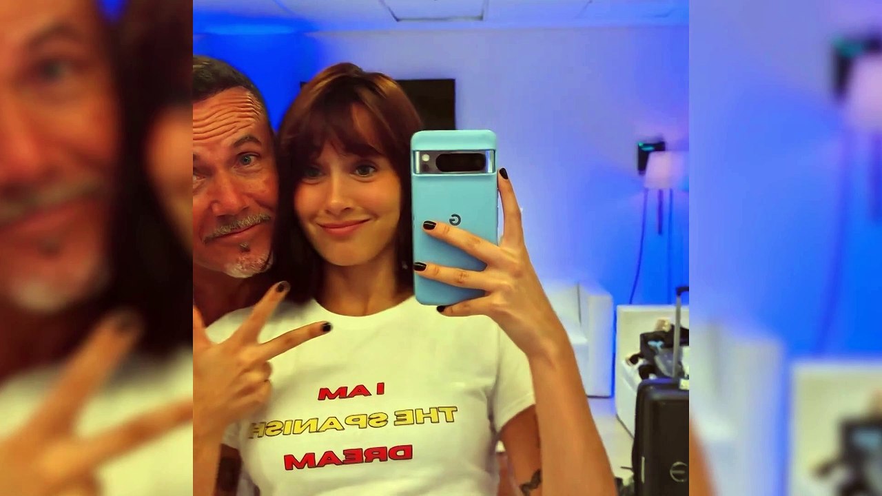 Una emocionada Aitana felicita a su padre en su...