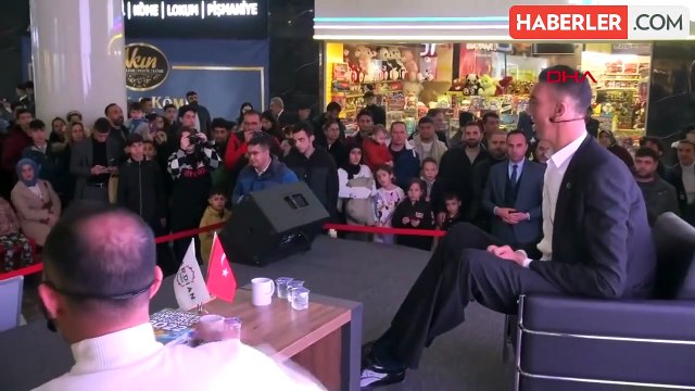 Dünyanın en uzun boylu adamı Sultan Kösen, yılın en uzun gecesi etkinliğinde