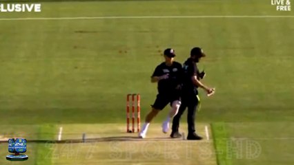 England Cricketer Tom Curran Hit with Huge Ban after 'Intimidating an Umpire' in the Big Bash League