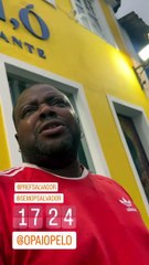 Ator Érico Bras expõe homens urinando na parede de seu restaurante no Pelourinho: 'Em pleno dia'