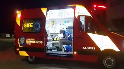 Idoso de 70 anos é socorrido após cair ao pular muro de cinco metros