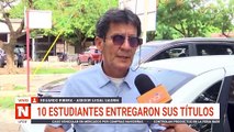 10 estudiantes entregaron títulos