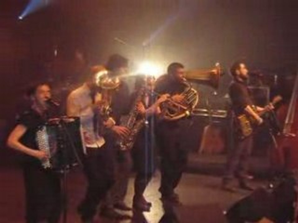 Les Blérots de R.A.V.E.L. :  " Les Poules" à LA CIGALE