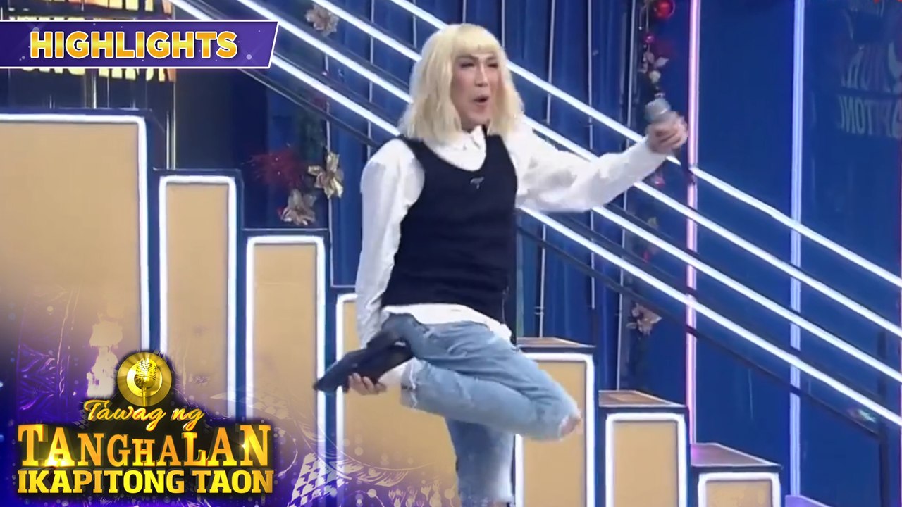 Vice Ganda shows a dance step in Tawag Ng Tanghalan | Tawag Ng Tanghalan